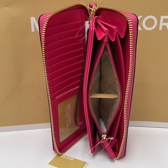 MICHAEL KORS
Leather Continental Wristlet Phone Case Wallet
Electric Pink
NWT - Picture 10 of 16